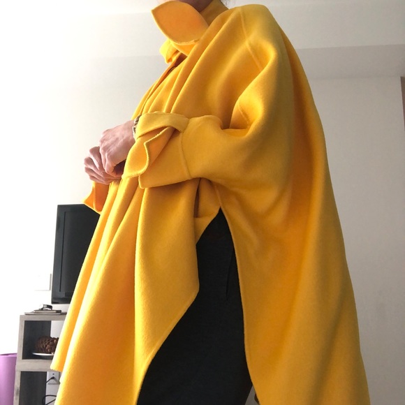 100% Wool Cape - Picture 6 of 7